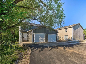 Townhome 1-min Walk to Lake & Close to Sdc!
