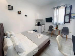 Gregory's Studio apartment with sea view
