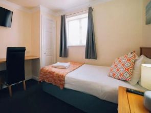 Rooms At 95 Long Street