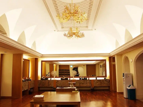 Happiness CC Hotel