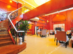 Yueliang Bandao Business Hotel