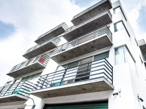 Bright Stylish Park Front Near Polanco