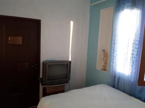 Sam's Place and Tours