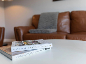 Stunning 1 Bed Merchant City Apartment with Parking