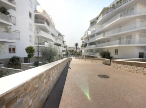 Apartment With 2 Bedrooms In Cannes, With Wonderful City View, Furnished Terrace And Wifi - 800 M From The Beach