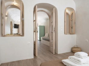 White Orchid Cave House & Studio