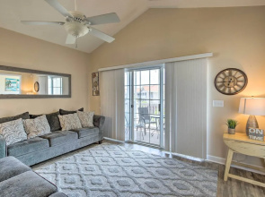 Barefoot Resort Condo w/ Pool, Tennis Court Access