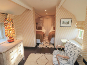Holly Cottage