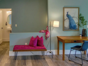 Modern Fairview Retreat: Spacious Deck + Mtn View!