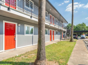 Modern 1BR Near UT Hyde Park Evonify