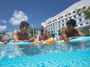 Universal's Endless Summer Resort - Surfside Inn and Suites