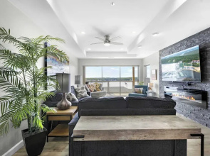 Emerald Bay Oasis Sleeps 6!