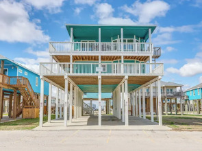 'footprints in the Sand' - Luxe Freeport Home!
