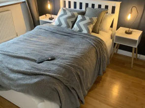 4 bedroom worker property parking