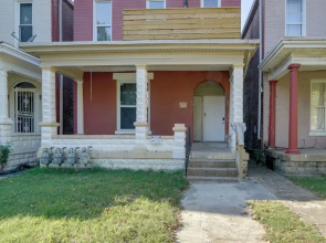 1 Mi to Uofl: Pet-friendly Louisville Apartment!