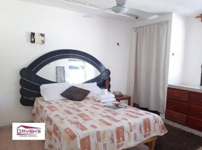 Hostal Davishs House