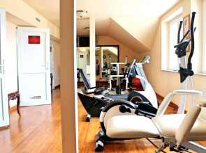 Fried Castle Hotel and Restaurant