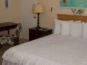 Fischer'S Cove Beach Hotel & Restaurant