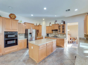 Pool, Fire Pit & Grill: Chandler Oasis!