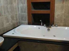 Renoir boutique hotel