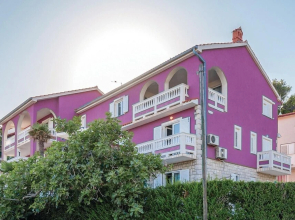 Awesome Apartment in Mundanije With 3 Bedrooms