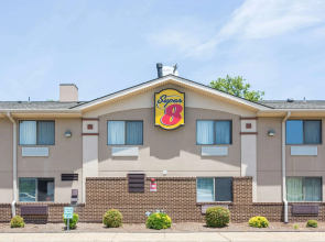 Super 8 by Wyndham Hampton