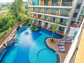 Aqua Resort Phuket - Near Beach and Chalong Pier
