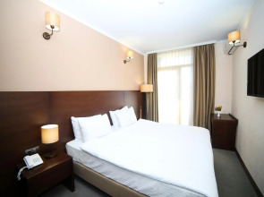 Отель Corner Inn