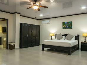 Serenity Hotel & Villas