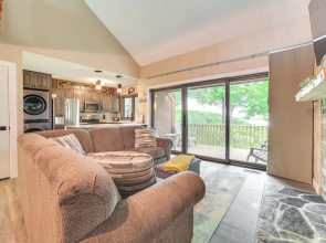 Bellaire Ski Condo: 1 Mi to Summit Mountain!