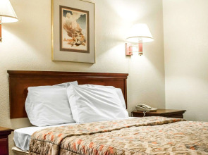 Rodeway Inn Winslow I-40