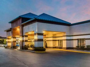 Exton Hotel & Conference Center