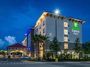 Holiday Inn Express & Suites St. Petersburg - Madeira Beach by IHG