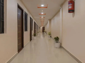 Goroomgo Kashi Grand Residency Varanasi