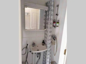 SELF-SERVICE apt 10 min from bus-&railway station, free bike!