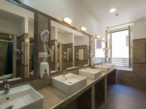 Alessandro Downtown Hostel