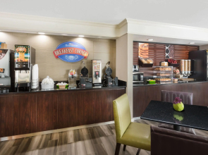 Baymont by Wyndham Greenville Woodruff Rd