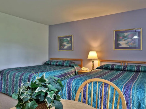 Cedarbrook Hotel Room w/2 doubles 101