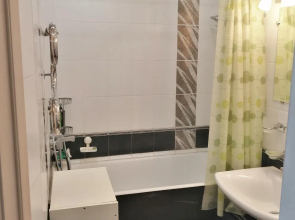 Как дома. Левый берег на Троллейная