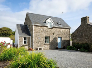 Two Hoots - Peaceful Cottage Rural Views