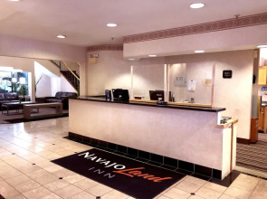 Navajoland Inn & Suites
