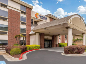 Comfort Inn & Suites Suwanee - Sugarloaf