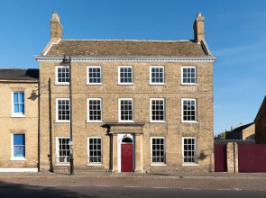 Poets 24 Apartments