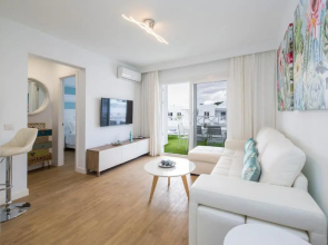 Flower Beach Suite 1