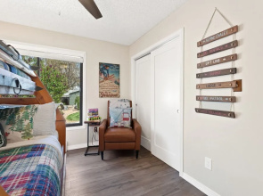 Spirit of the Rockies - Private Backyard & Hot Tub