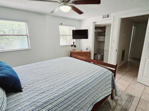 Manatee Cove Compound Retreat Star5vaca