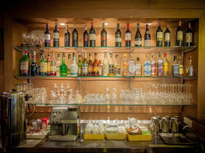 The Seasons Bangkok Huamark