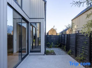 Modern 3BR Home, Mountain View, Family Stay, Wi-Fi