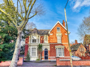 DUDLEY - 1Bed - CORPORATE TRAVEL - PARKING - LONG STAYS