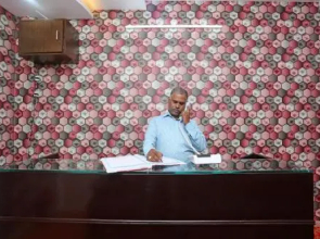 Oyo 19547 Laxmi Palace